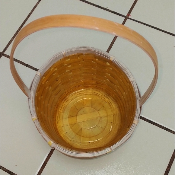 White Washed Bamboo Basket Vintage - Picture 3 of 7